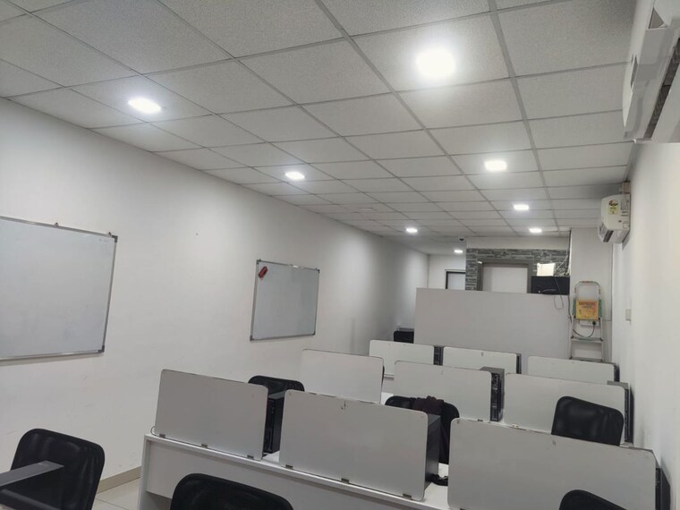 Team Area, matoshree-quantum-tower Commercial Office Space 610 Sq.Ft. In Malad West Mumbai 10671096