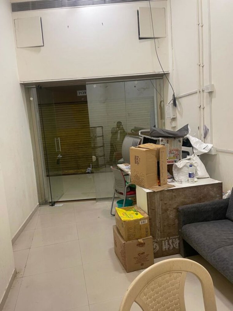 Team Area, rustomjee-eaze-zone-mall Commercial Office Space 142 Sq.Ft. In Malad West Mumbai 10671107