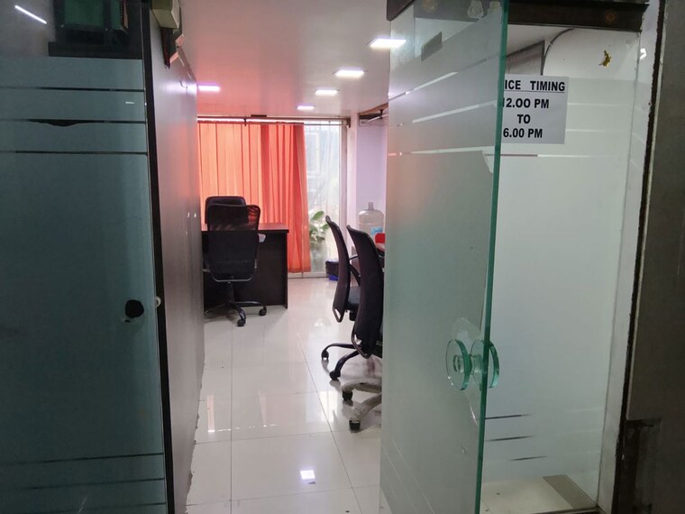 Team Area, om-heera-panna-mall Commercial Office Space 200 Sq.Ft. In Andheri West Mumbai 10671102
