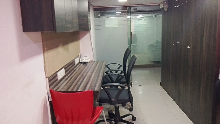 Team Area, om-heera-panna-mall Commercial Office Space 200 Sq.Ft. In Andheri West Mumbai 10671102