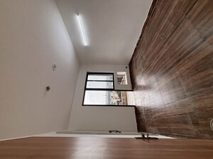 Room in 2 BHK Apartment at RG Luxury Homes, Sector 16b Greater Noida – for Rent