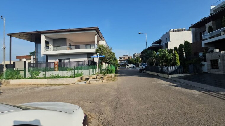 Exterior View, bhabat 6 Bedroom 300 Sq.Yd. Independent House In Bhabat Zirakpur 10671098