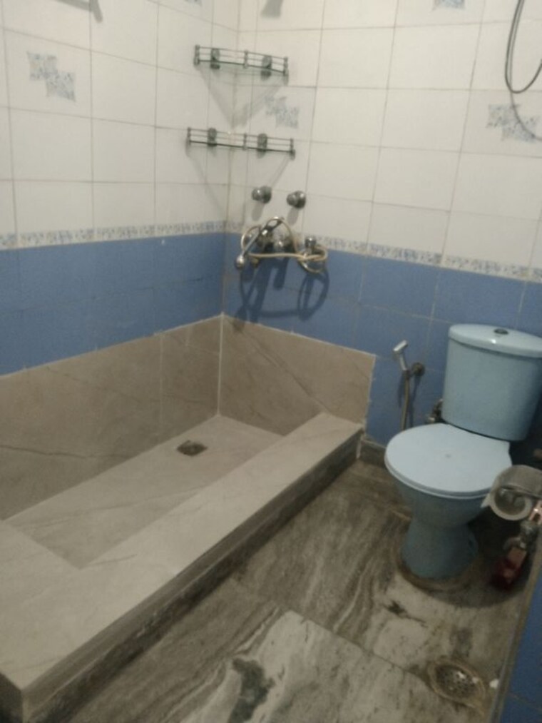 Bathroom, sector 22 2 Bedroom 1200 Sq.Ft. Villa In Sector 22 Gurgaon 10671146