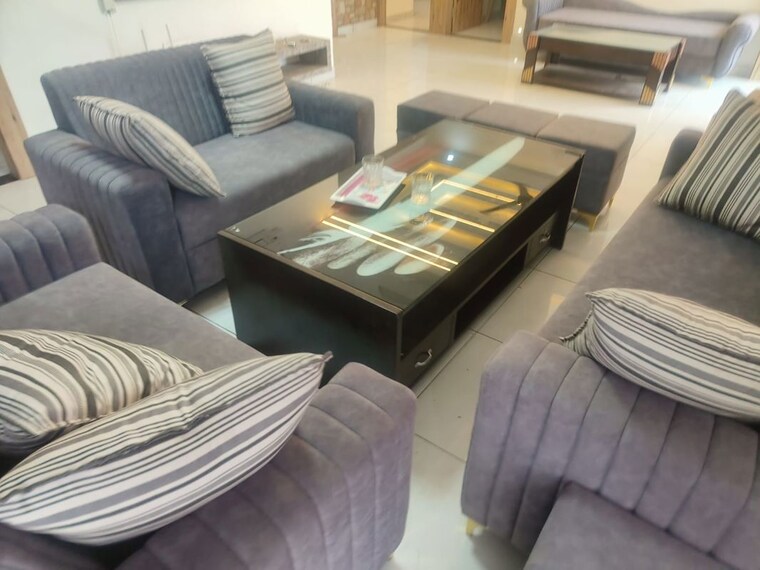 Team Area, milton-tower 4 Bedroom 2550 Sq.Ft. Builder Floor In Vip Road Zirakpur 10671131