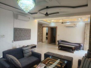Living Room in 4 BHK Builder Floor at Milton Tower, Vip Road – for Rent