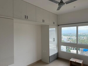 Room in 2 BHK Apartment at Karle Vario Homes, Hebbal – for Rent