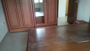 Room in 1 BHK Apartment at Dosti Group Acres, Wadala East – for Rent