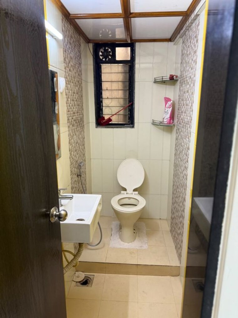 Bathroom, krishna-galaxy-santacruz 1 Bedroom 650 Sq.Ft. Apartment In Santacruz East Mumbai 10671180