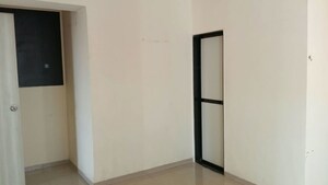 Room in 3 BHK Apartment at Earth Galaxy Dadar, Dadar East – for Rent