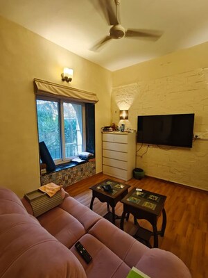 Living Room in 2 BHK Apartment at Venus Apartments Worli, Worli – for Rent