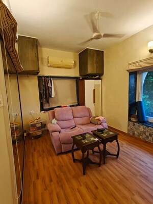 Bedroom in 2 BHK Apartment at Venus Apartments Worli, Worli – for Rent