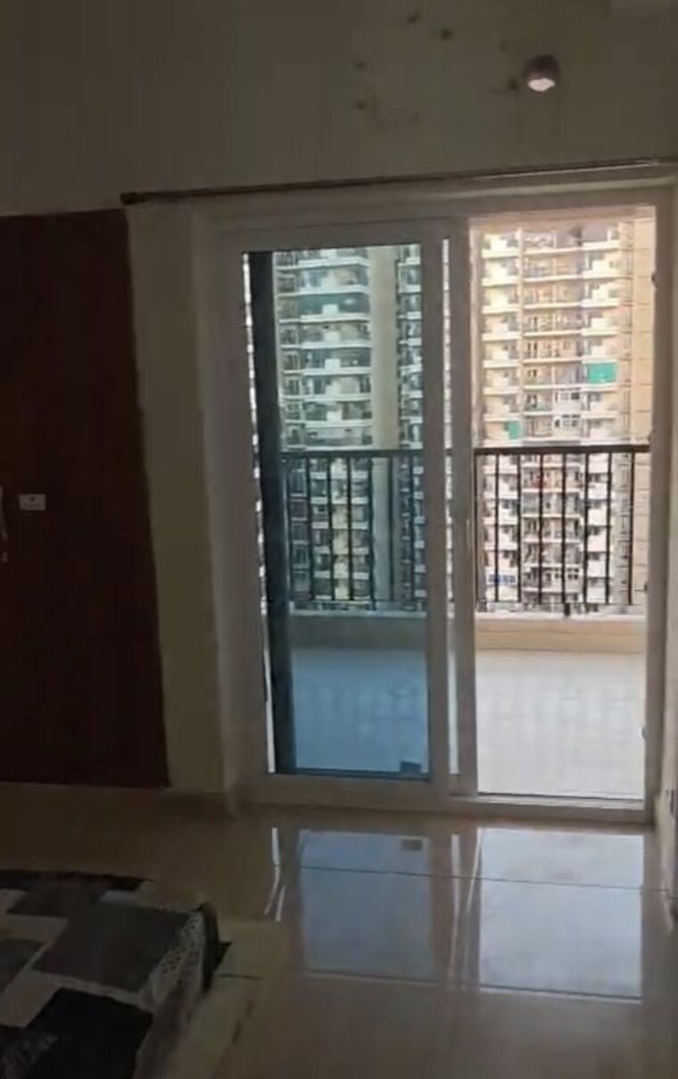 Room, gaur-city-2-14th-avenue 3 Bedroom 1175 Sq.Ft. Apartment In Sector 16c Greater Noida Greater Noida 10671181