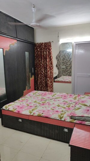 Bedroom in 2 BHK Apartment at Nirman Kutir, Yari Road – for Rent