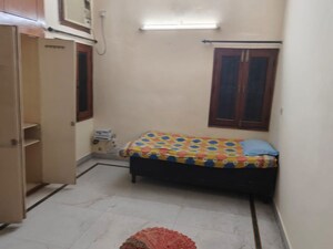 Bedroom in 3 BHK Builder Floor at Alaknanda – for Rent