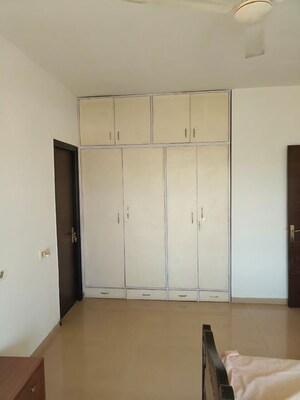 Room in 3 BHK Apartment at Mirchandani Bellagio, Undri – for Rent