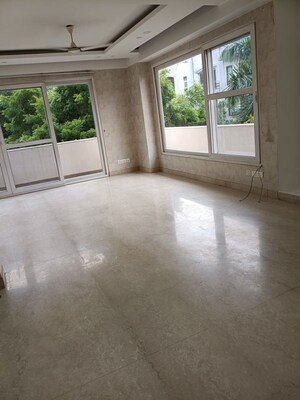 Room in 6+ BHK Independent House at New Friends Colony – for Sale