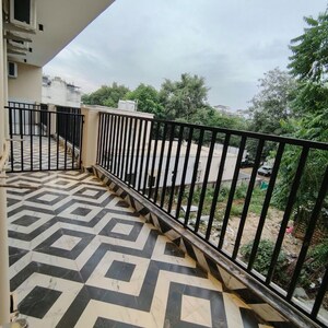 Balcony in 1 RK Builder Floor at Sector 51 – for Rent