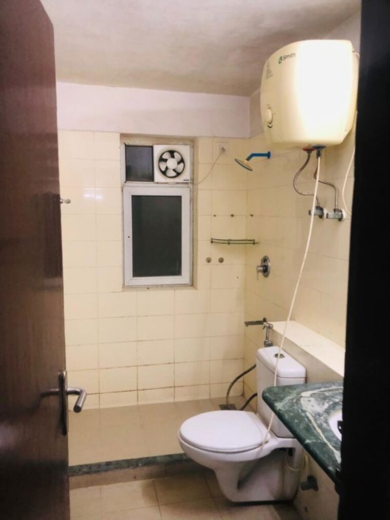 Bathroom, bptp-park-elite-premium 3 Bedroom 1128 Sq.Ft. Apartment In Sector 84 Faridabad 10671260