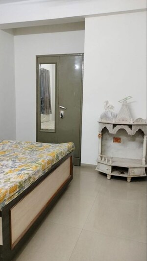 Bedroom in 2 BHK Apartment at Jivraj Park – for Rent