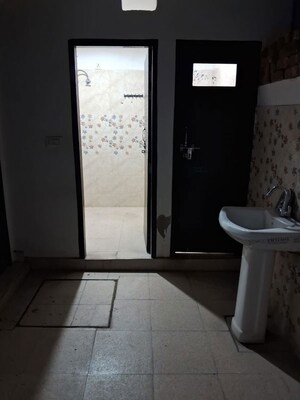 Bathroom in 3 BHK Apartment at Ambika Florence Park, North Mullanpur – for Sale