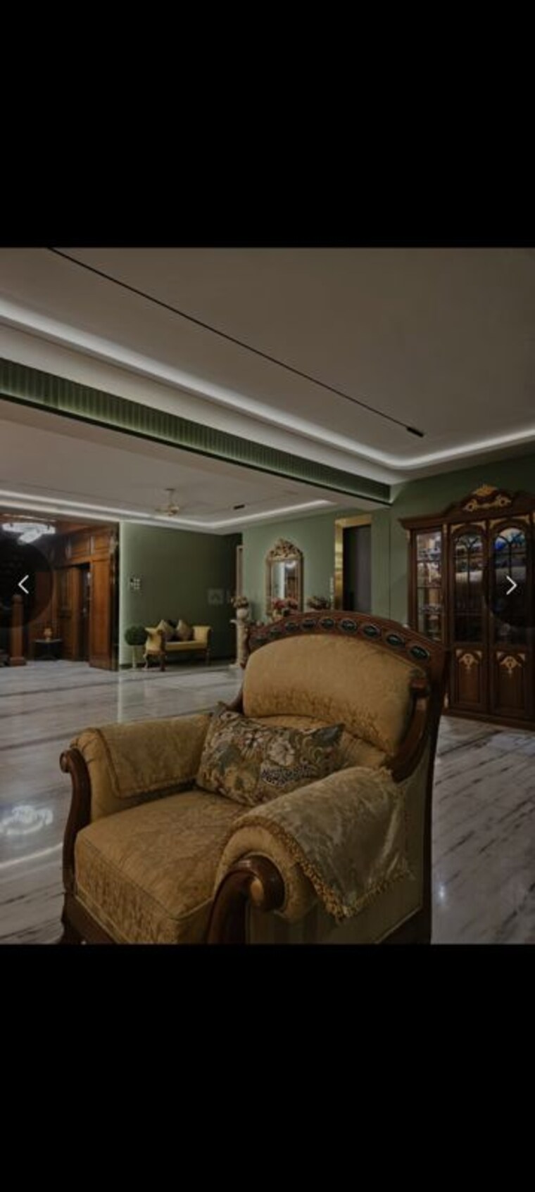Living Room, kripa-nidhi-building 4 Bedroom 6000 Sq.Ft. Penthouse In Juhu Mumbai 10671303