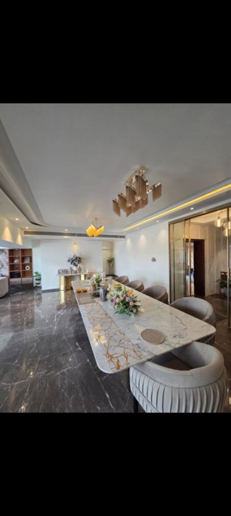 Living Room, kripa-nidhi-building 4 Bedroom 6000 Sq.Ft. Penthouse In Juhu Mumbai 10671303