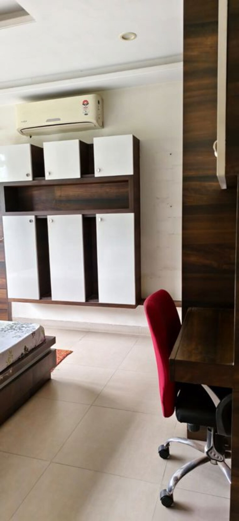 Room, thaltej 3 Bedroom 2200 Sq.Ft. Apartment In Thaltej Ahmedabad 10671343