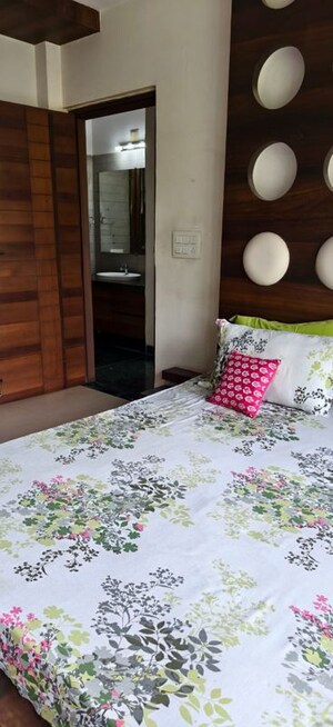 Bedroom in 3 BHK Apartment at Thaltej – for Rent