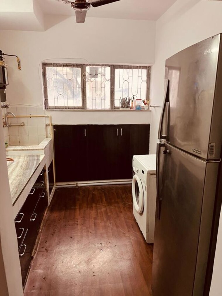 Other, santacruz west 3 Bedroom 1000 Sq.Ft. Apartment In Santacruz West Mumbai 10671342