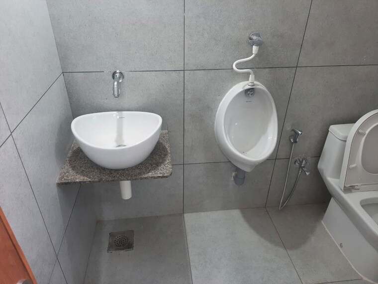 Bathroom, gota Commercial Office Space 645 Sq.Ft. In Gota Ahmedabad 10671365
