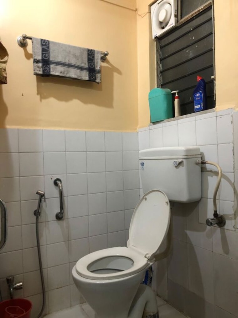 Bathroom, sharmilee-apartment 1 Bedroom 760 Sq.Ft. Apartment In Aundh Pune 10671366