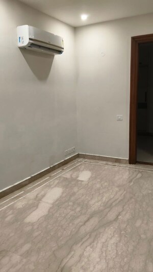 Room in 3 BHK Builder Floor at Neeti Bagh – for Rent