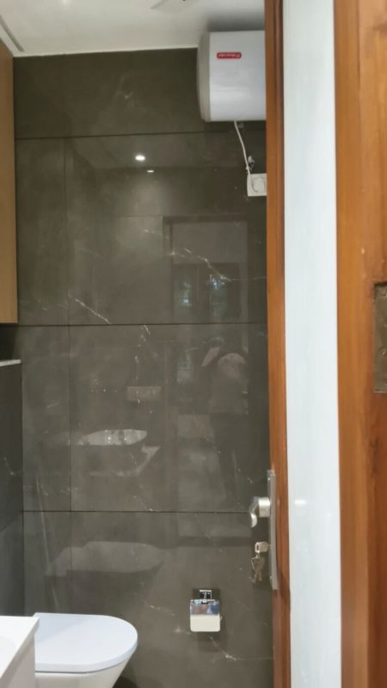 undefined, neeti bagh 3 Bedroom 325 Sq.Yd. Builder Floor In Neeti Bagh Delhi 10671210