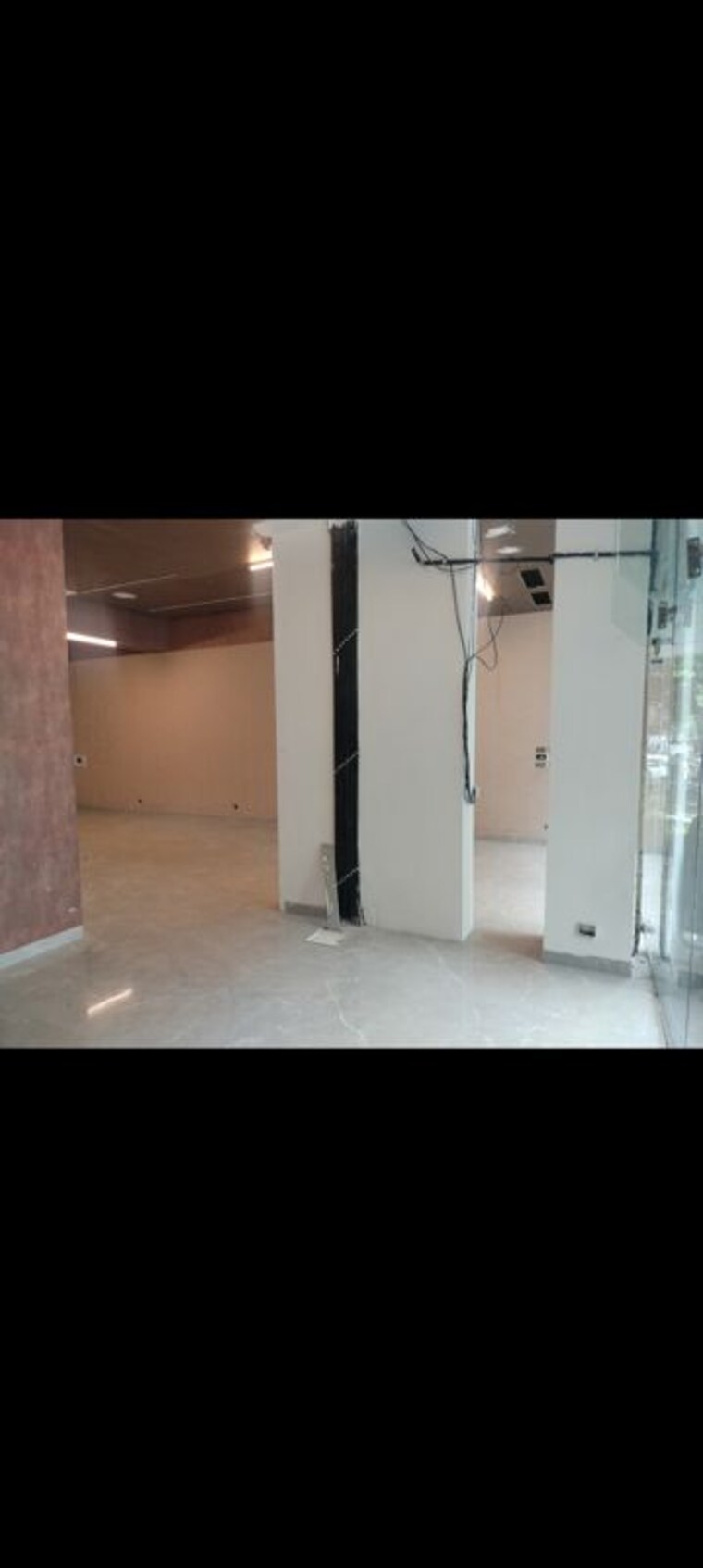 Room, raiaskaran-turner-house Commercial Showroom 2000 Sq.Ft. In Bandra West Mumbai 10671367