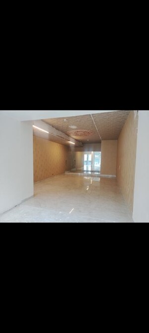 Room in  Showroom at Raiaskaran Turner House, Bandra West – for Rent