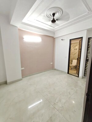 2 BHK Apartment For Rent in SLF Anushree, Sector 75