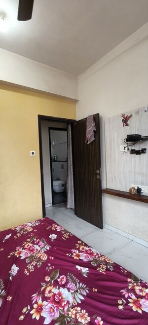 Room in 2 BHK Apartment at Gala Pride Palms, Thane West – for Sale