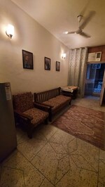 1 Rk  250 Sq.Ft. Builder Floor in East Of Kailash