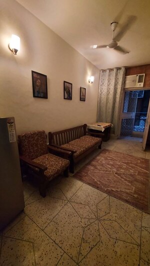 1 RK Builder Floor For Rent in East Of Kailash