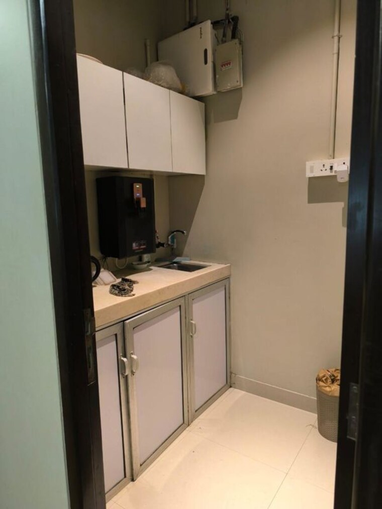 Kitchen, parinee-crescenzo Commercial Office Space 1700 Sq.Ft. In Bandra Kurla Complex Mumbai 10671415