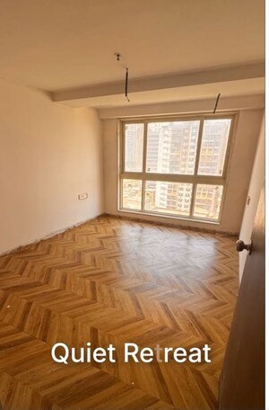 Room in 3 BHK Apartment at Akruti Kalaya Tower, Prabhadevi – for Rent