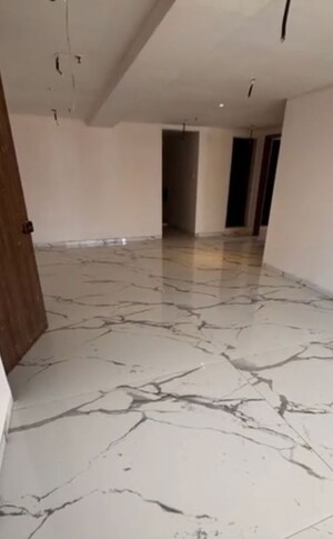 Room in 3 BHK Apartment at Akruti Kalaya Tower, Prabhadevi – for Rent