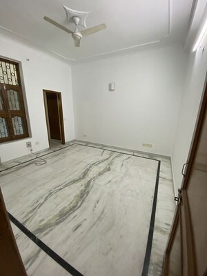 Bedroom in 6 BHK Villa at Sector 40 – for Sale