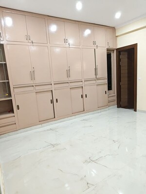 Room in 3 BHK Builder Floor at Sector 23 – for Rent