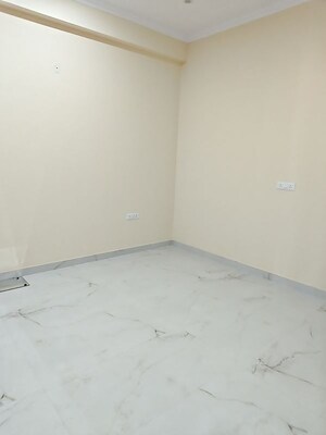 Room in 3 BHK Builder Floor at Sector 23 – for Rent