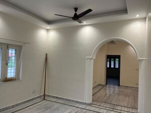 3 BHK Builder Floor For Rent in Aman Vihar