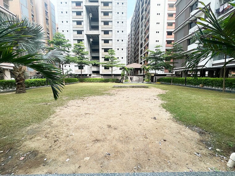 Exterior View, nikol 3 Bedroom 225 Sq.Yd. Apartment In Nikol Ahmedabad 10671521