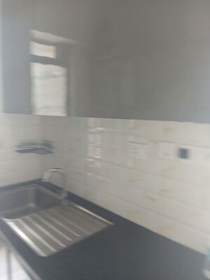 Room in 3 BHK Apartment at Kalpataru Immensa, Kolshet Road – for Rent