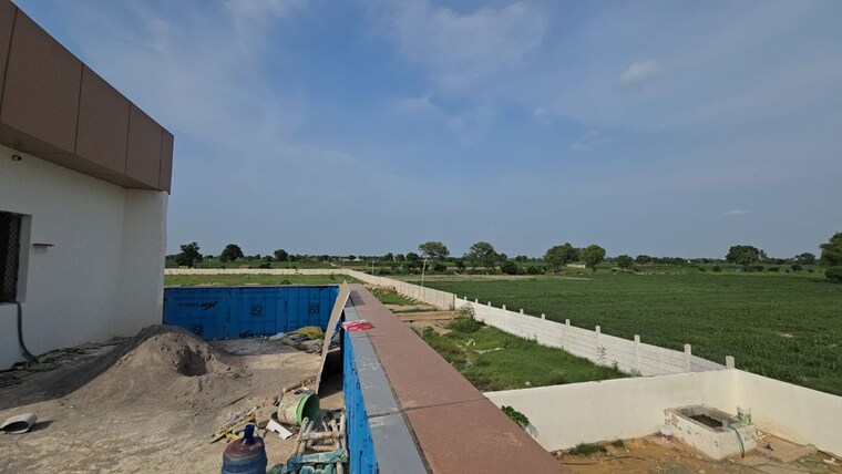 Swimming Pool, barsana  100 Sq.Yd. Plot In Barsana Vrindavan 10671564