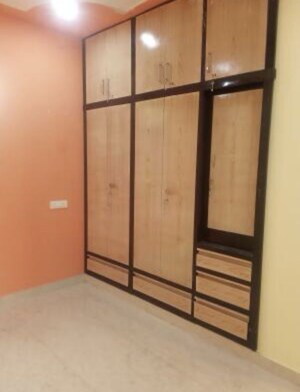 Room in 1 BHK Independent House at Mu 1 Greater Noida – for Rent